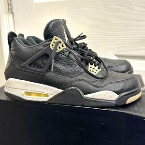 Air Jordan Retro 4 Oreo
Black Tech Grey White
Size 10